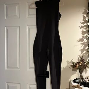 😍Skims RARE 1 piece Sz S Sleeveless with zipper. Washed and worn once. EUC